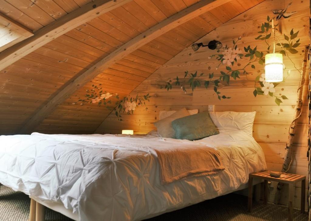 Au-Dela Des Nuages, Maison D'Hotes Insolite & Spa Aubessagne Экстерьер фото